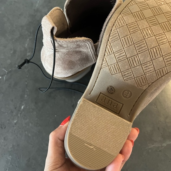 Booties - Picture 3 of 3